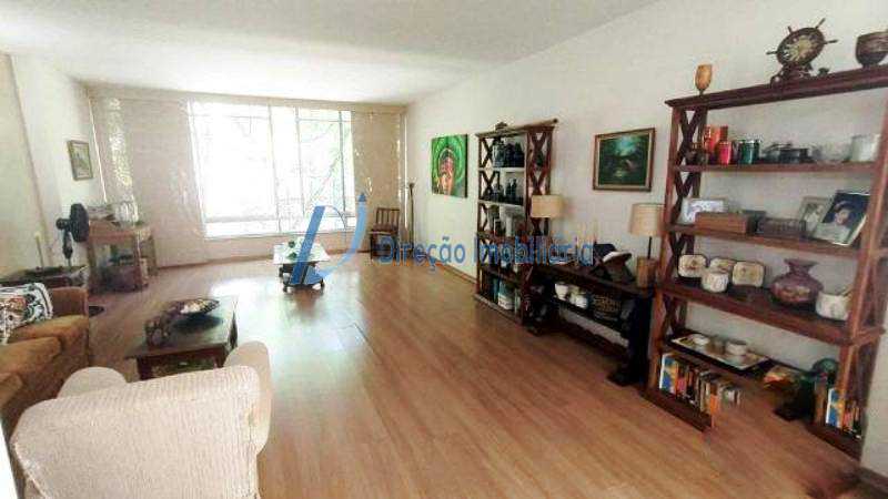 Apartamento à venda com 4 quartos, 237m² - Foto 2