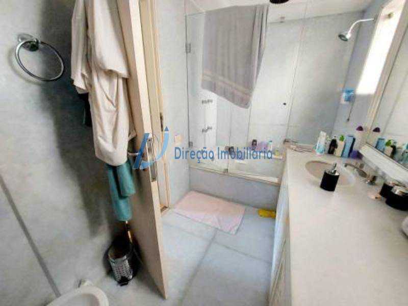 Apartamento à venda com 4 quartos, 240m² - Foto 18