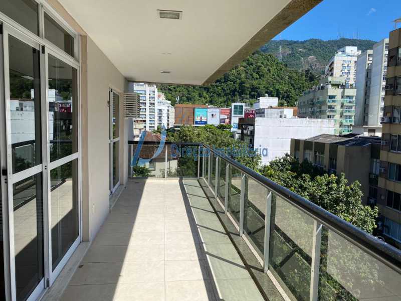 Apartamento à venda com 4 quartos, 182m² - Foto 2