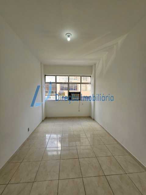 Apartamento à venda com 1 quarto, 32m² - Foto 2