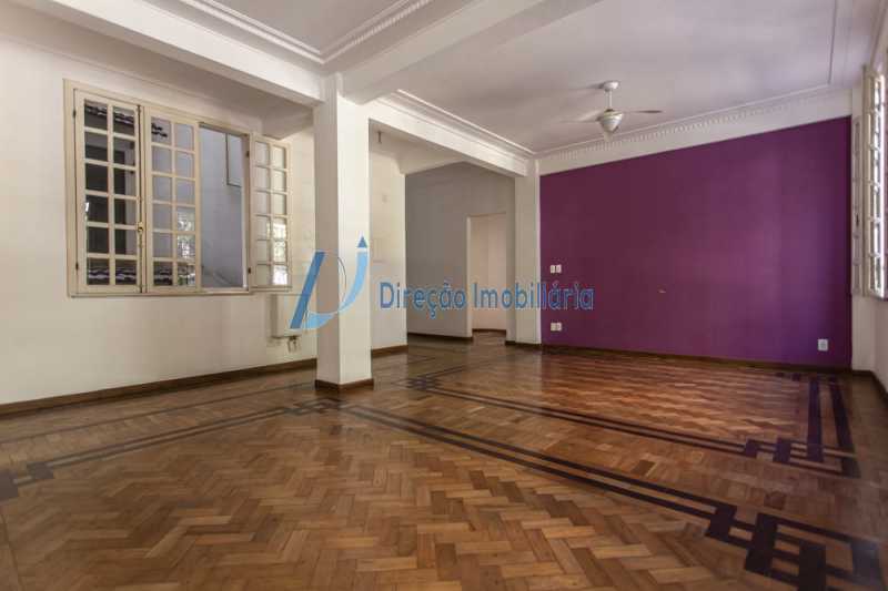 Apartamento à venda com 4 quartos, 151m² - Foto 2