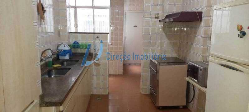 Apartamento à venda com 3 quartos, 149m² - Foto 13