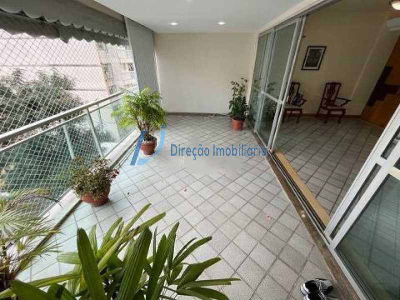 Apartamento à venda com 3 quartos, 135m² - Foto 2