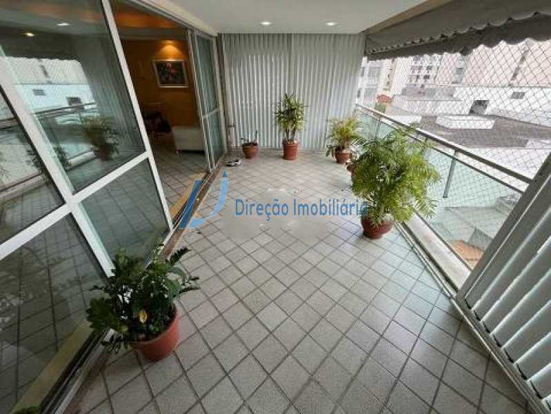 Apartamento à venda com 3 quartos, 135m² - Foto 3