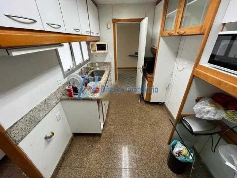 Apartamento à venda com 3 quartos, 135m² - Foto 17