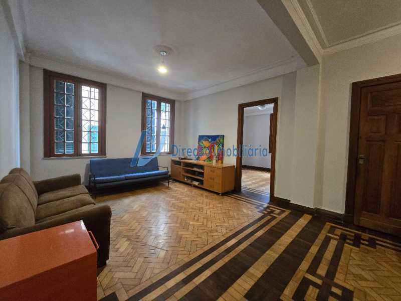 Apartamento à venda com 4 quartos, 199m² - Foto 4