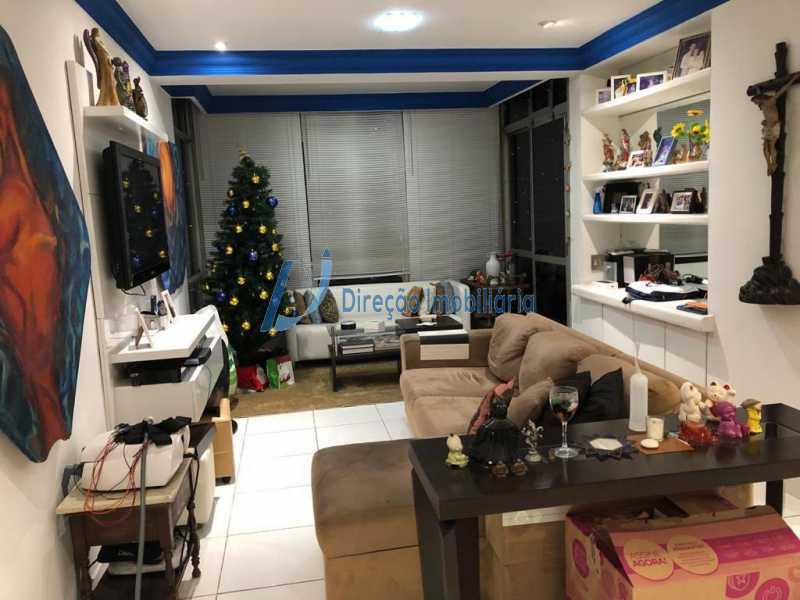 Apartamento à venda com 3 quartos, 101m² - Foto 2