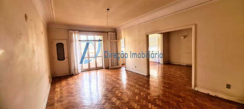 Apartamento à venda com 4 quartos, 213m² - Foto 1