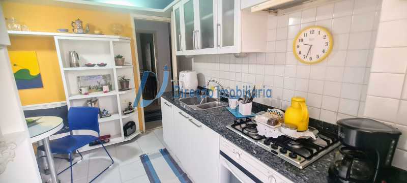 Cobertura à venda com 3 quartos, 216m² - Foto 27