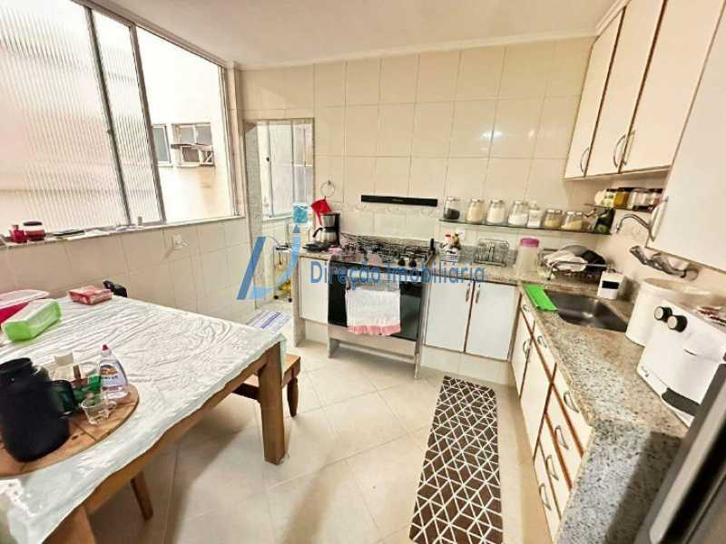 Apartamento à venda com 3 quartos, 120m² - Foto 14