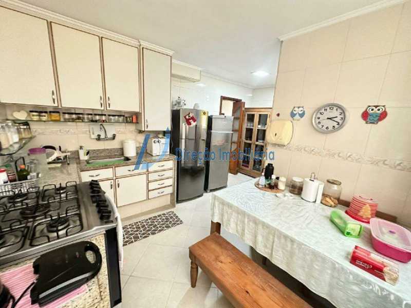 Apartamento à venda com 3 quartos, 120m² - Foto 16