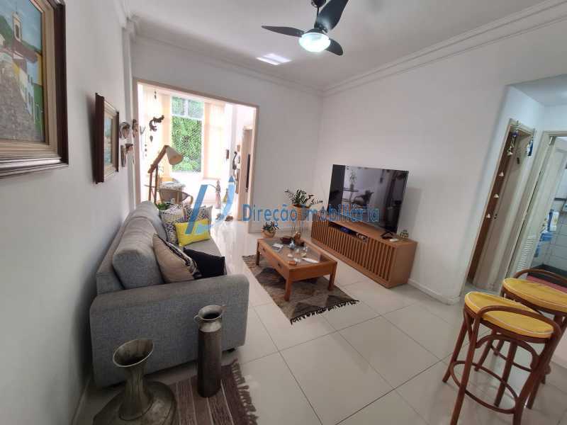 Apartamento à venda com 2 quartos, 64m² - Foto 1