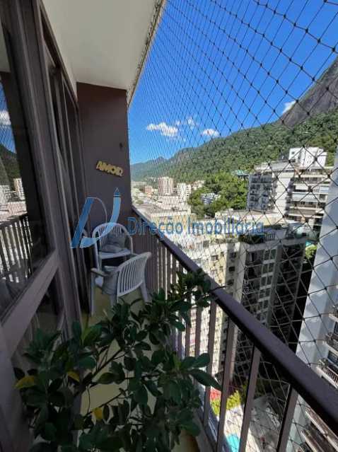 Apartamento à venda com 2 quartos, 77m² - Foto 2