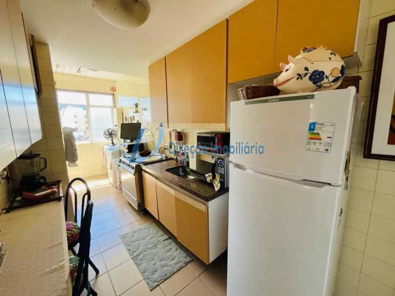 Apartamento à venda com 2 quartos, 77m² - Foto 18