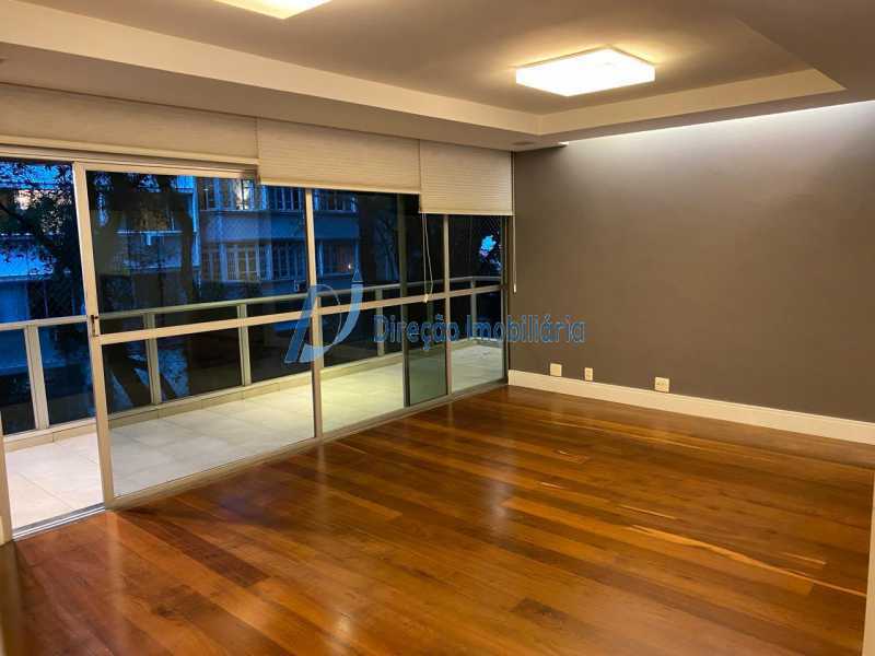 Apartamento à venda com 3 quartos, 140m² - Foto 2