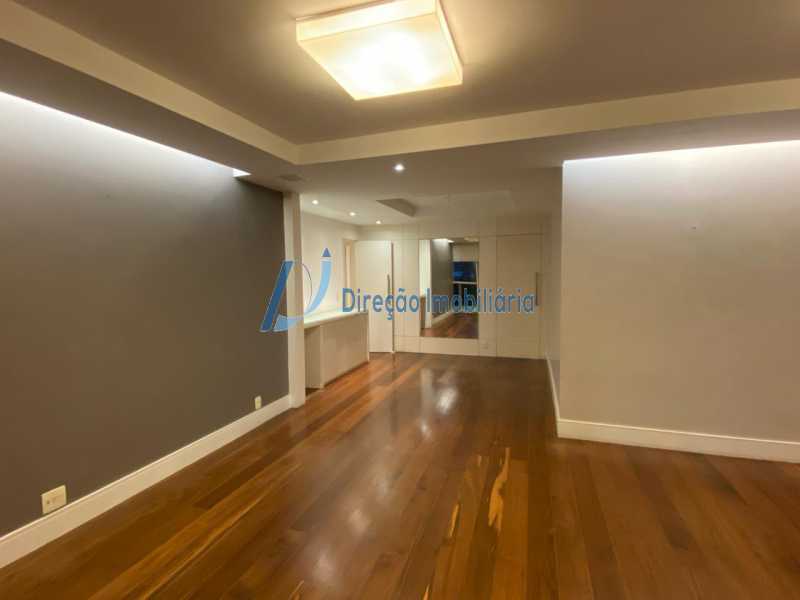 Apartamento à venda com 3 quartos, 140m² - Foto 5