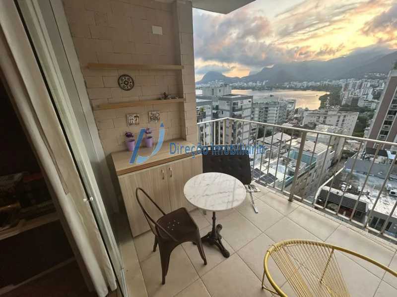 Apartamento à venda com 3 quartos, 131m² - Foto 1