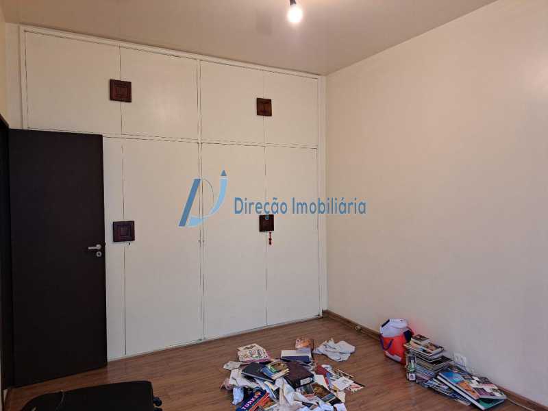 Apartamento à venda com 3 quartos, 150m² - Foto 4