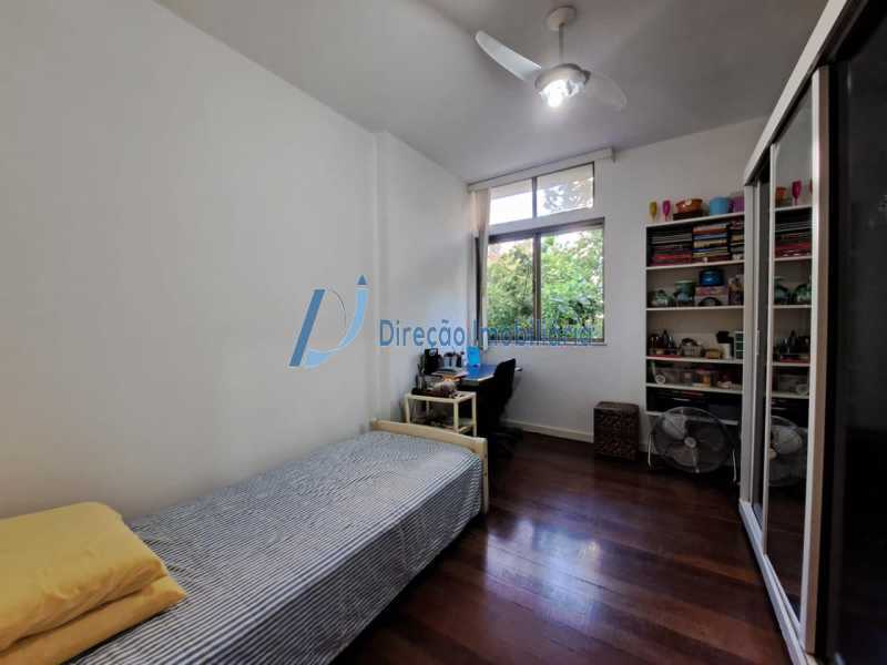 Apartamento à venda com 3 quartos, 123m² - Foto 13