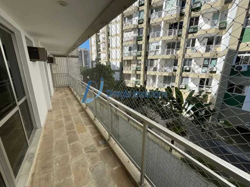 Apartamento à venda com 3 quartos, 103m² - Foto 1