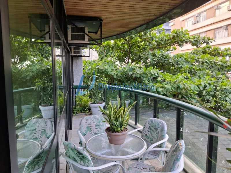 Apartamento à venda com 3 quartos, 151m² - Foto 3