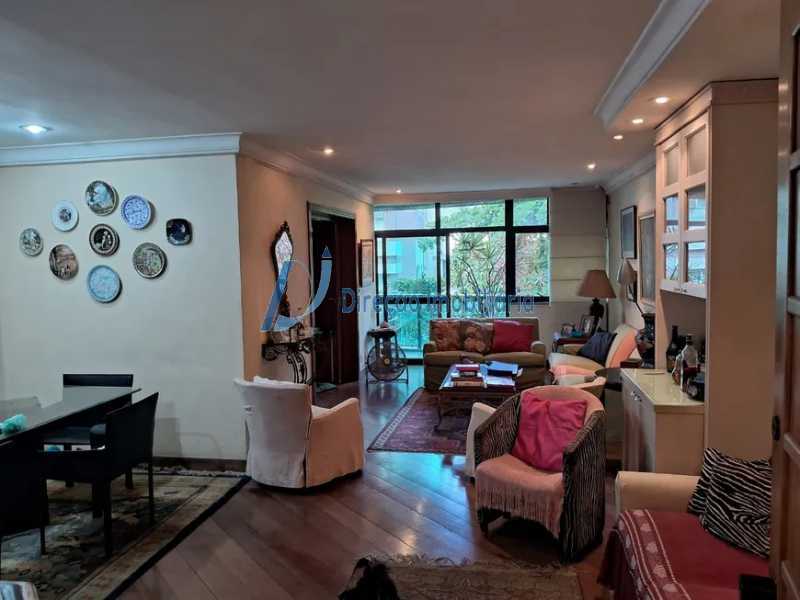 Apartamento à venda com 3 quartos, 151m² - Foto 7