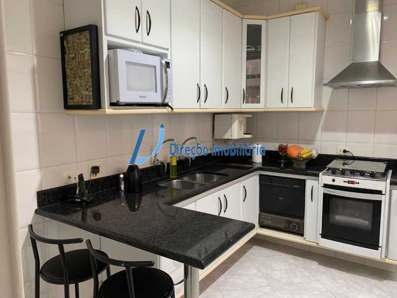 Apartamento à venda com 3 quartos, 140m² - Foto 17