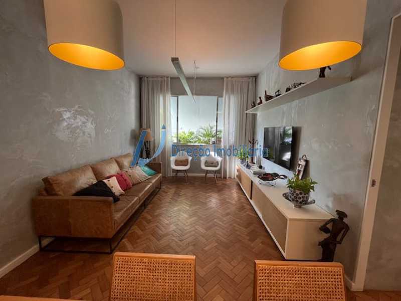 Apartamento à venda com 2 quartos, 70m² - Foto 4