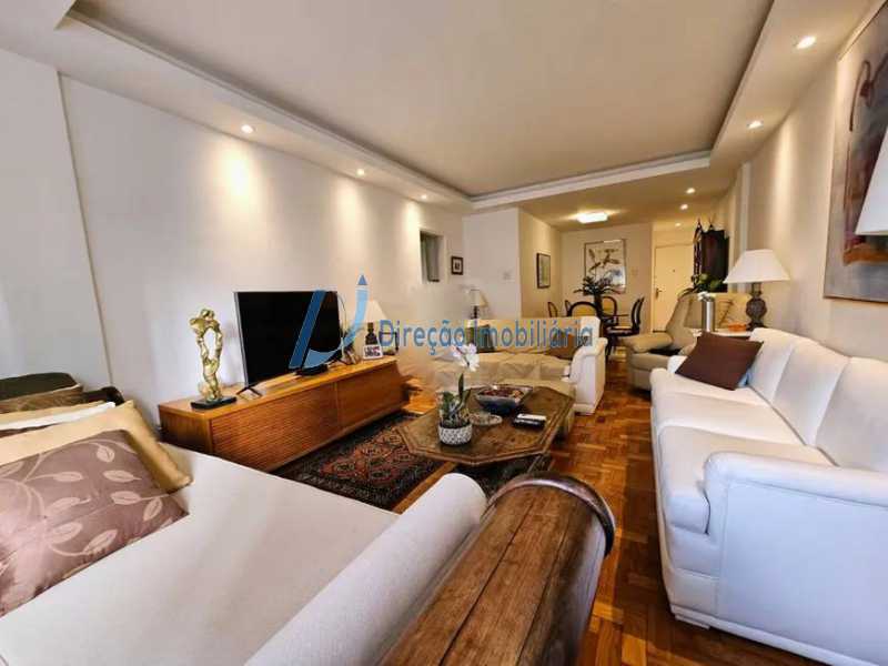 Apartamento à venda com 3 quartos, 118m² - Foto 3