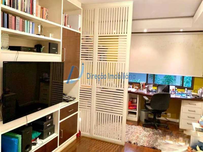 Apartamento à venda com 4 quartos, 216m² - Foto 15