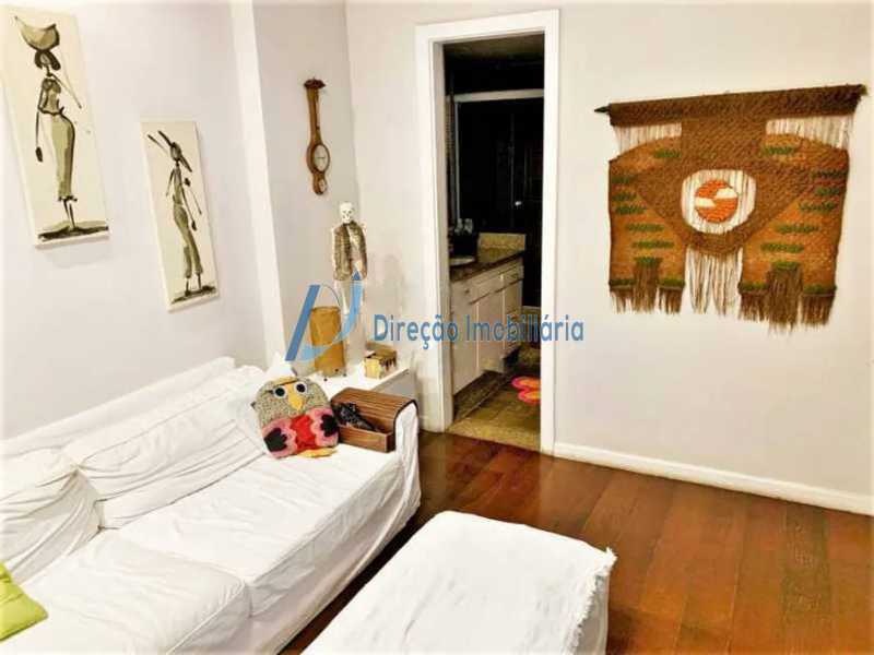 Apartamento à venda com 4 quartos, 216m² - Foto 17