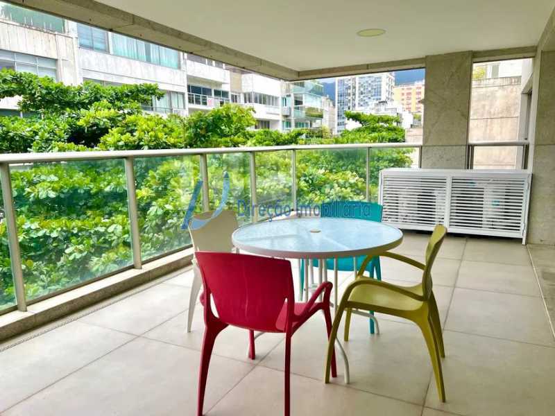 Apartamento à venda com 4 quartos, 158m² - Foto 2
