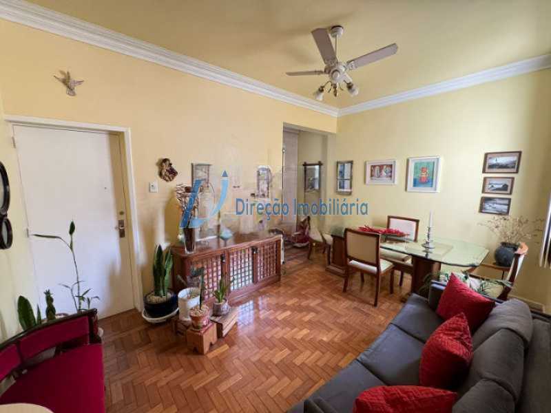 Apartamento à venda com 2 quartos, 70m² - Foto 1