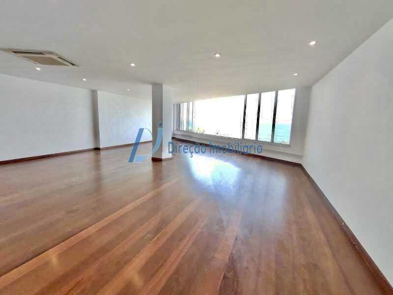 Apartamento à venda com 4 quartos, 258m² - Foto 2