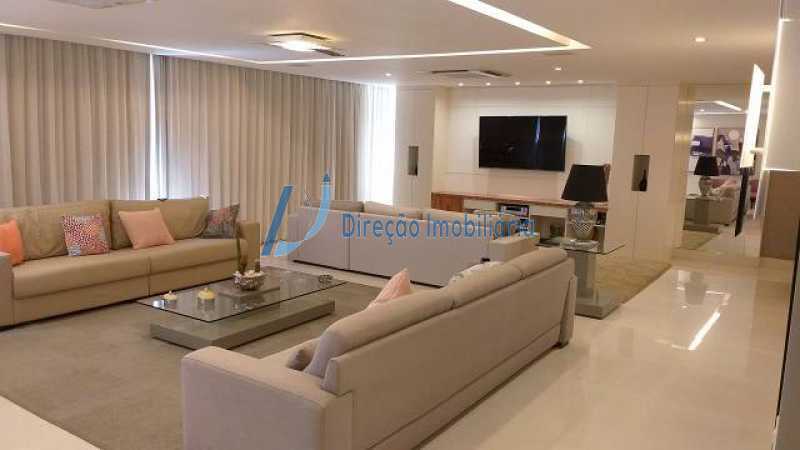 Apartamento à venda com 4 quartos, 251m² - Foto 2