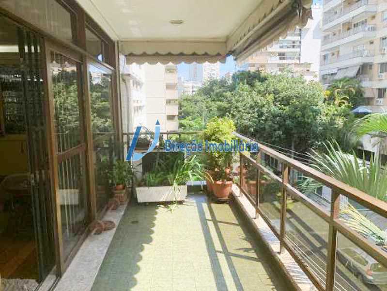 Apartamento à venda com 4 quartos, 229m² - Foto 1