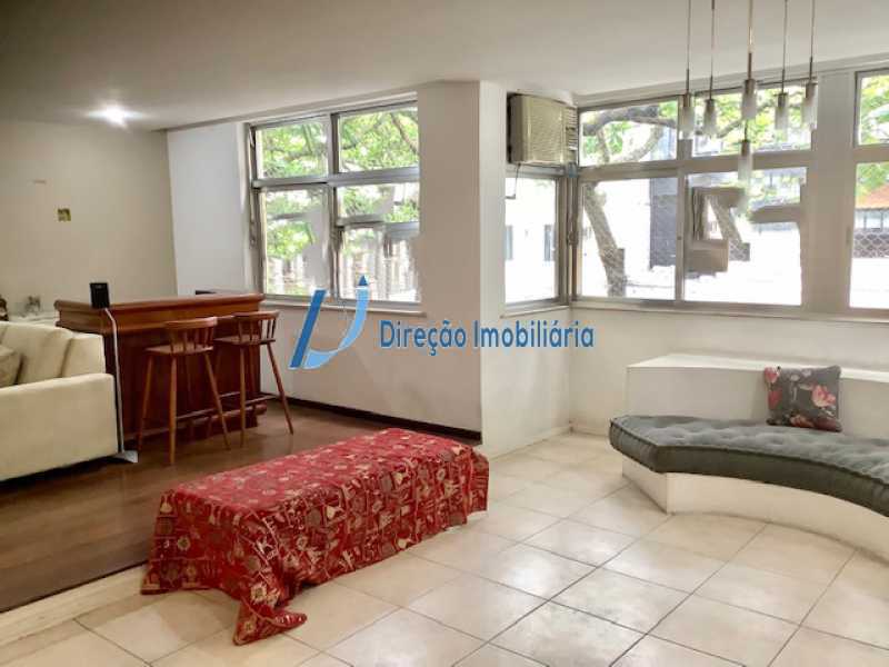 Apartamento à venda com 4 quartos, 193m² - Foto 2