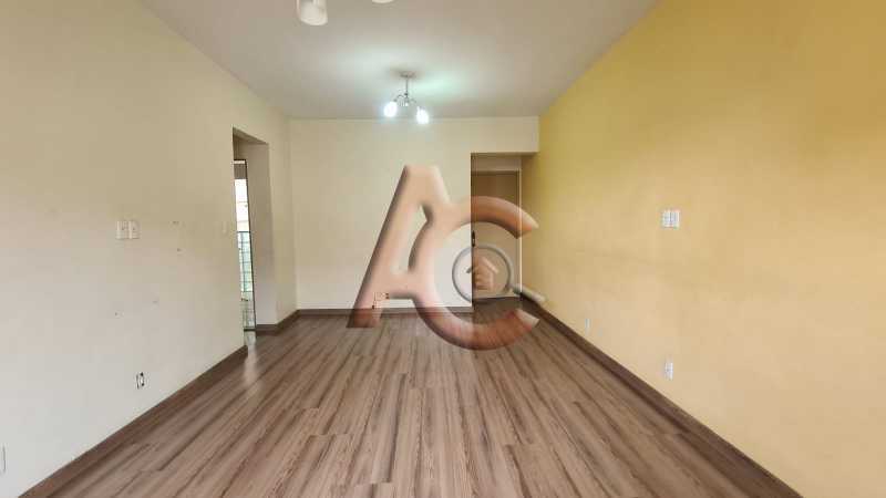 Apartamento à venda com 2 quartos, 72m² - Foto 2