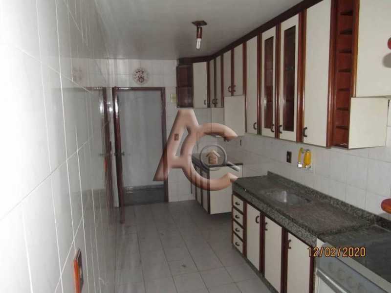 Apartamento à venda com 2 quartos, 75m² - Foto 3