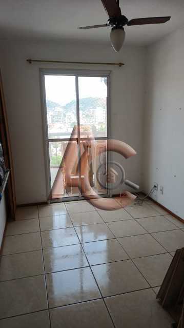 Apartamento à venda com 2 quartos, 45m² - Foto 2