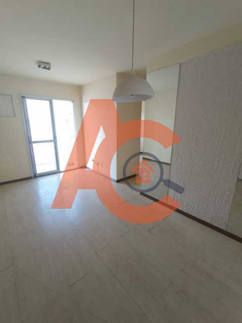 Apartamento à venda com 2 quartos, 67m² - Foto 4