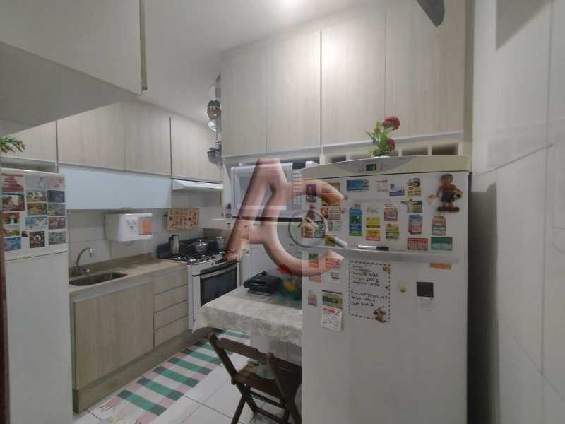 Apartamento à venda com 2 quartos, 65m² - Foto 2