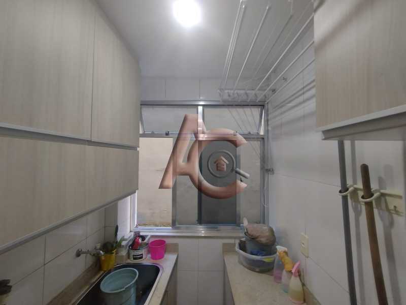 Apartamento à venda com 2 quartos, 65m² - Foto 4