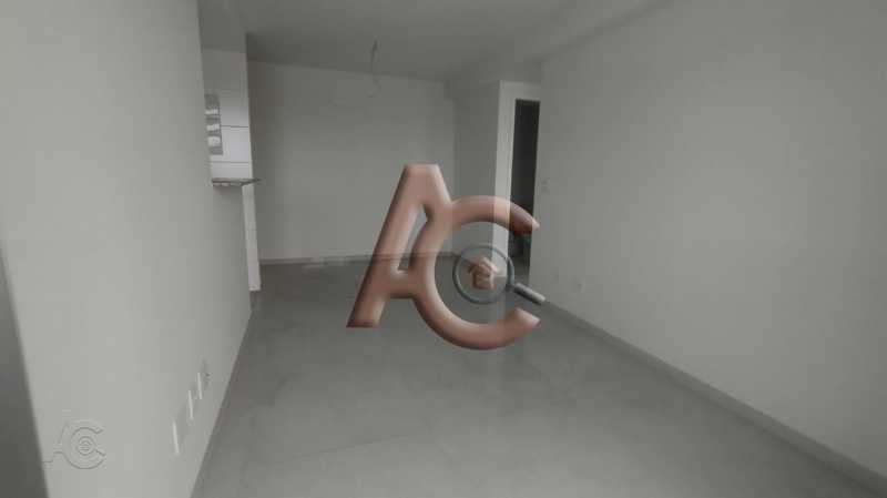 Apartamento à venda com 2 quartos, 60m² - Foto 2