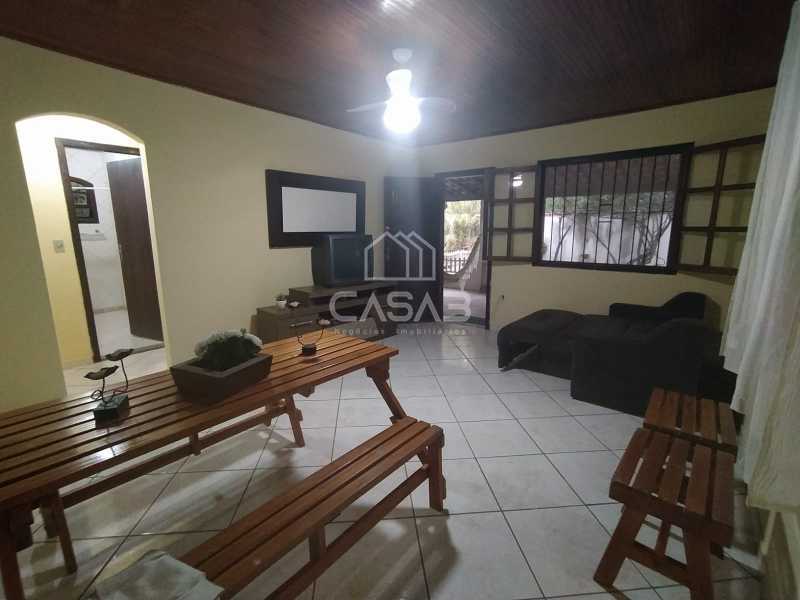 Casa à venda com 2 quartos, 100m² - Foto 2