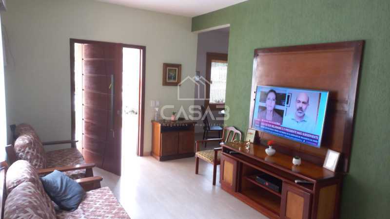 Casa de Condomínio à venda com 4 quartos, 200m² - Foto 2