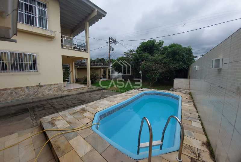 Casa à venda com 4 quartos, 155m² - Foto 2