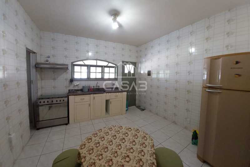 Casa de Condomínio à venda com 3 quartos, 300m² - Foto 8