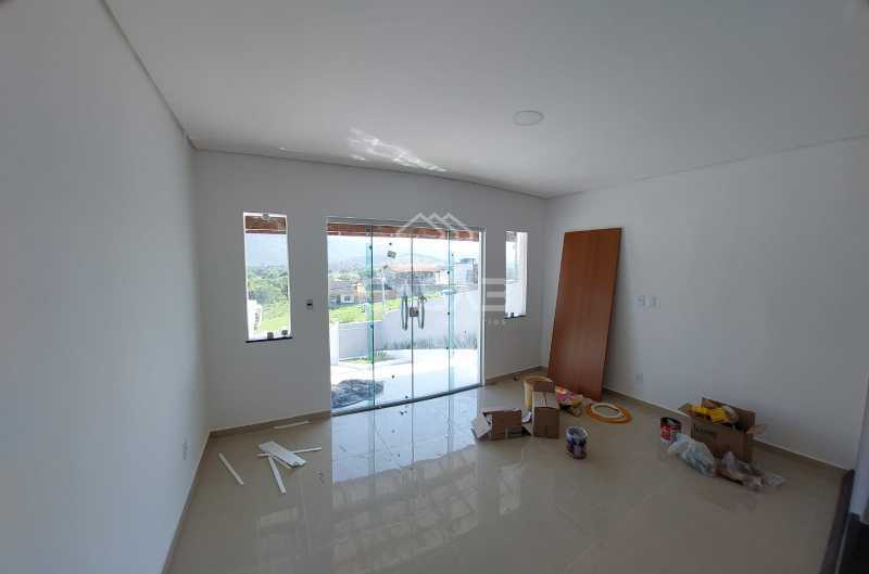 Casa à venda com 2 quartos, 79m² - Foto 2