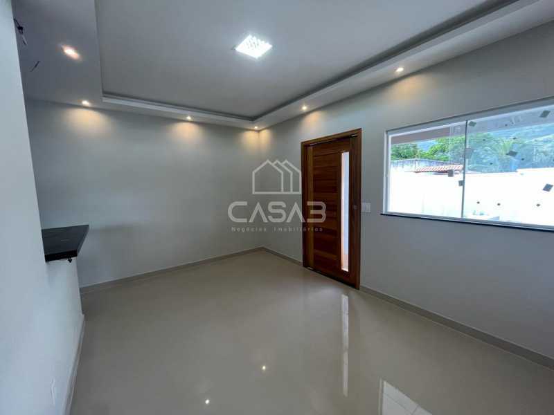 Casa à venda com 2 quartos, 71m² - Foto 2